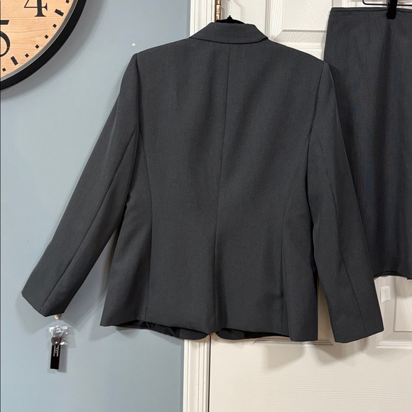 Tahari ASL Women's Suit Blazer and Skirt Set Office Wear Career Wedding - Picture 16 of 17